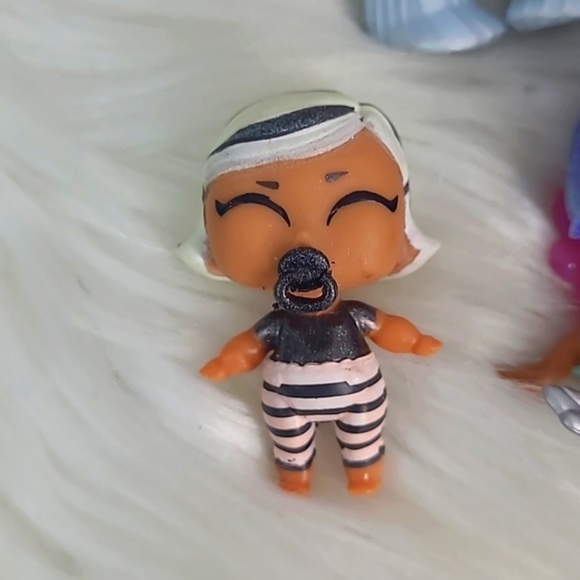 L.O.L. Surprise! Mini Doll Toy Lot Six Pieces Glitter Dog Mermaid Plastic Toys - Picture 6 of 13